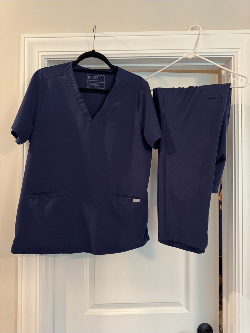 Figs Navy Women's Scrub Top & Jogger Pants